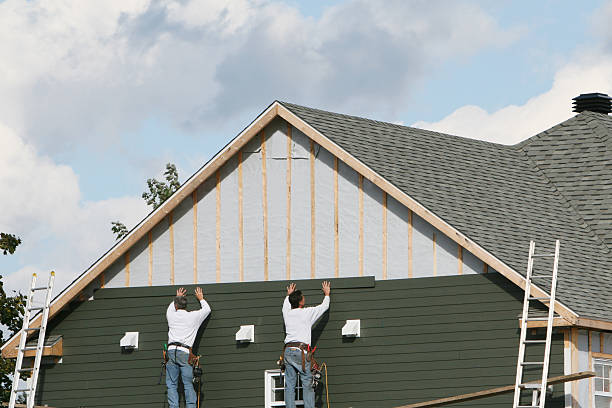 Professional Siding Replacement technician working in Canal Winchester, OH